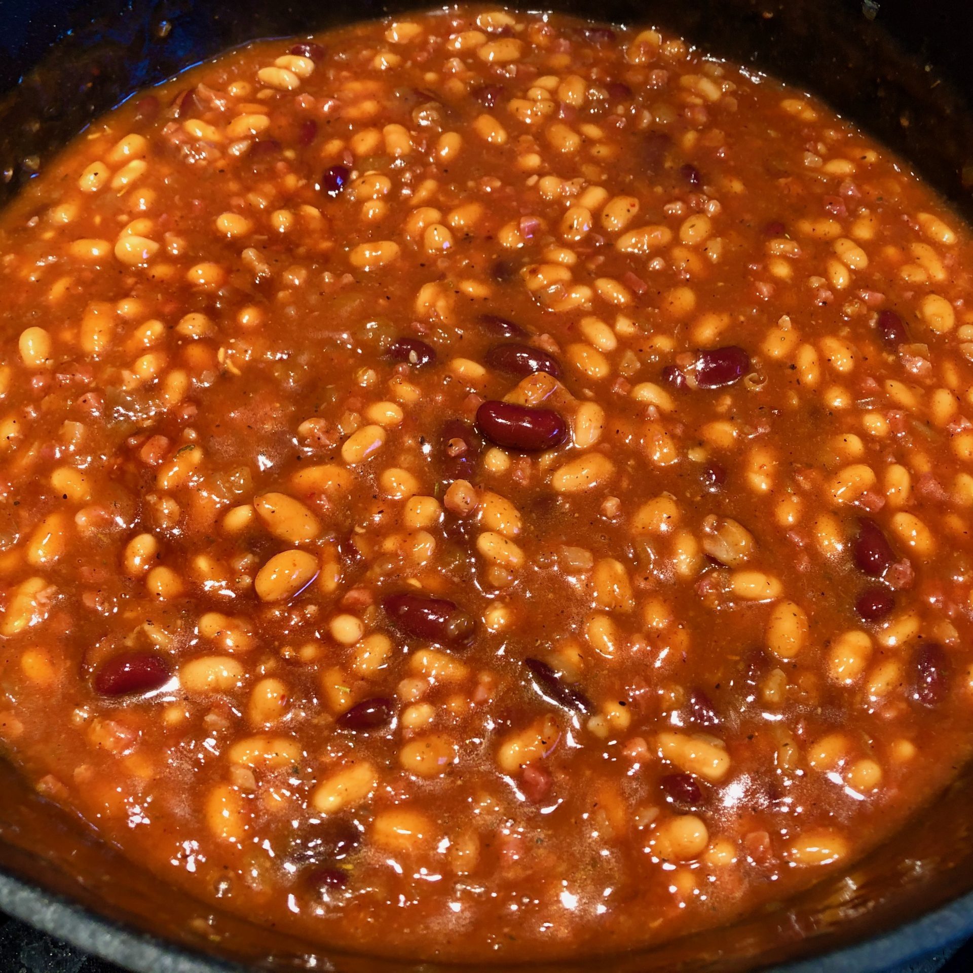 Baked Beans Bohneneintopf "Desperado Style" aus dem Dutch Oven Big