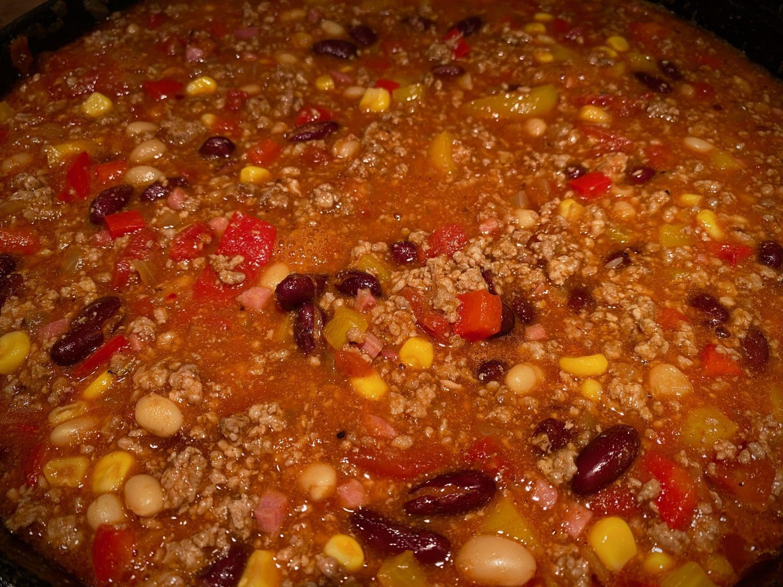 Chili con Carne aus dem Dutch Oven Big J's BBQ