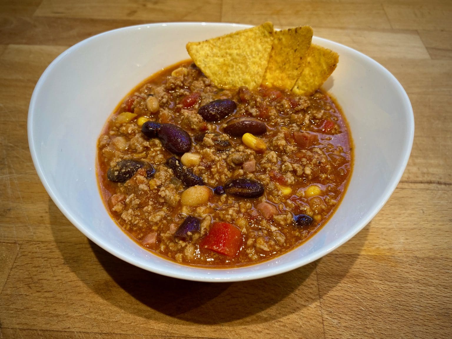 Chili con Carne aus dem Dutch Oven Big J's BBQ