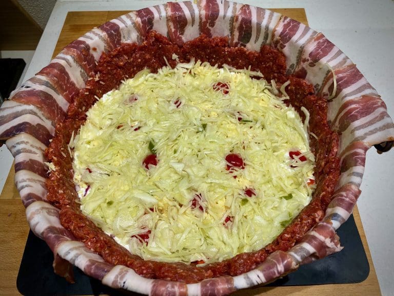 Bacon Bomb griechische Art aus dem Dutch Oven Big J's BBQ