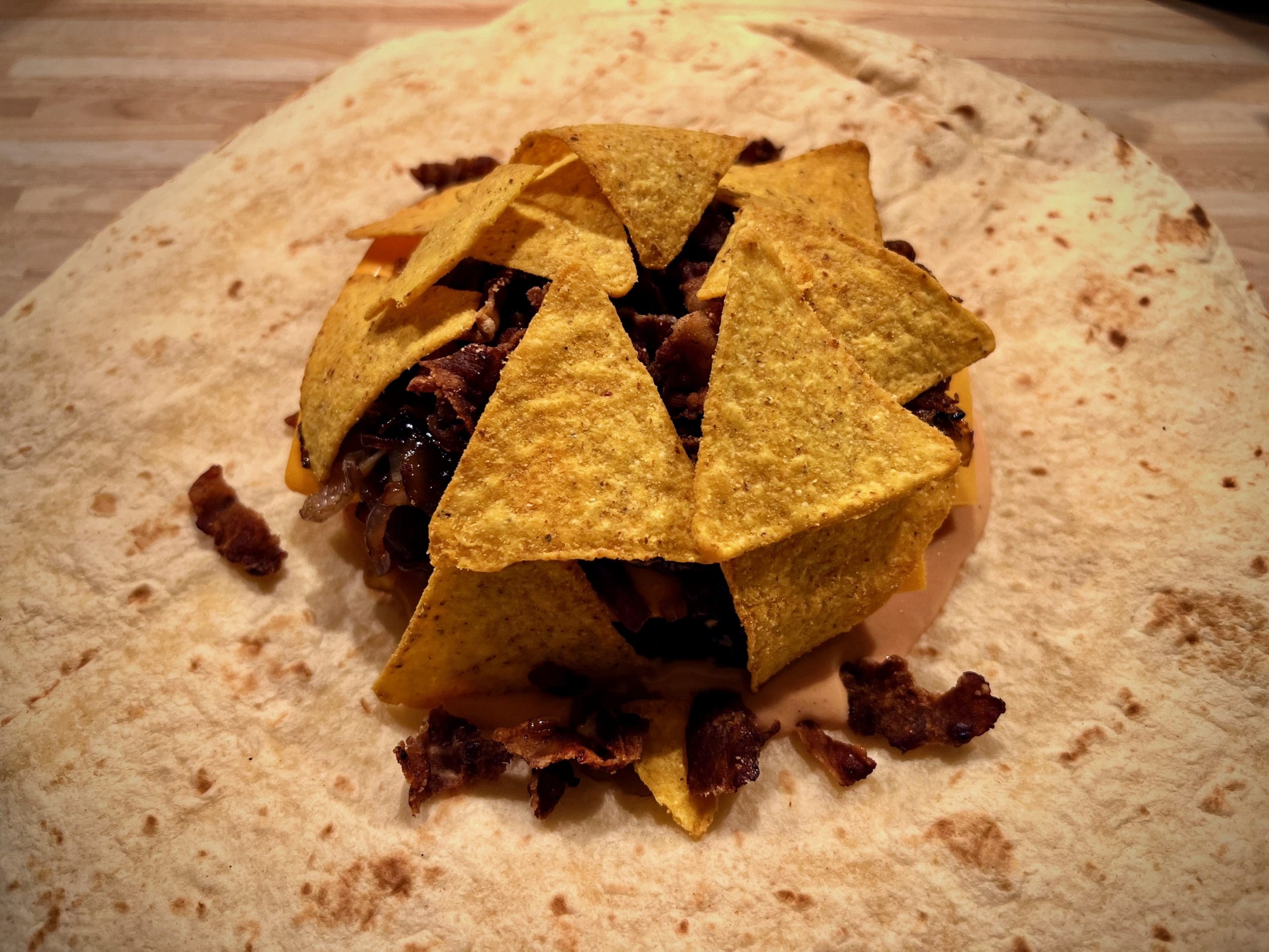Crunchy Hackfleisch-Tortilla-Wrap aus der Gußpfanne