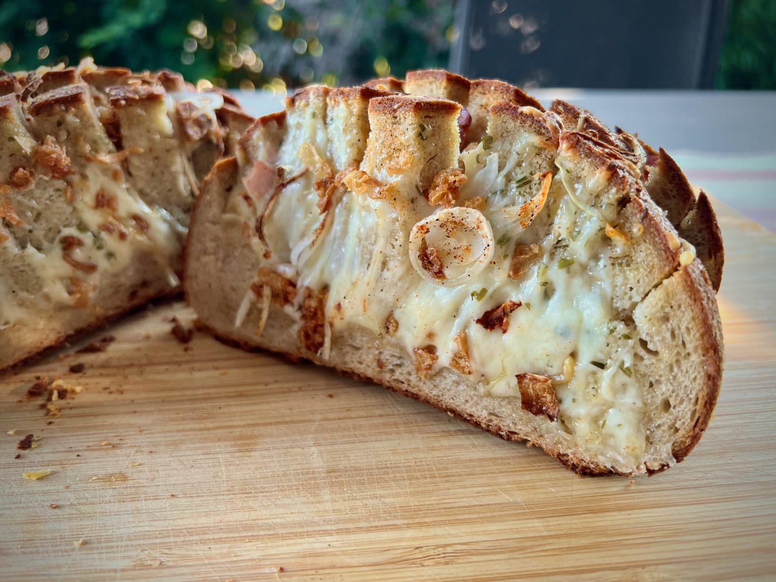 Gefülltes Zupfbrot mit Schinken und Käse als perfekte Partybeilage ...