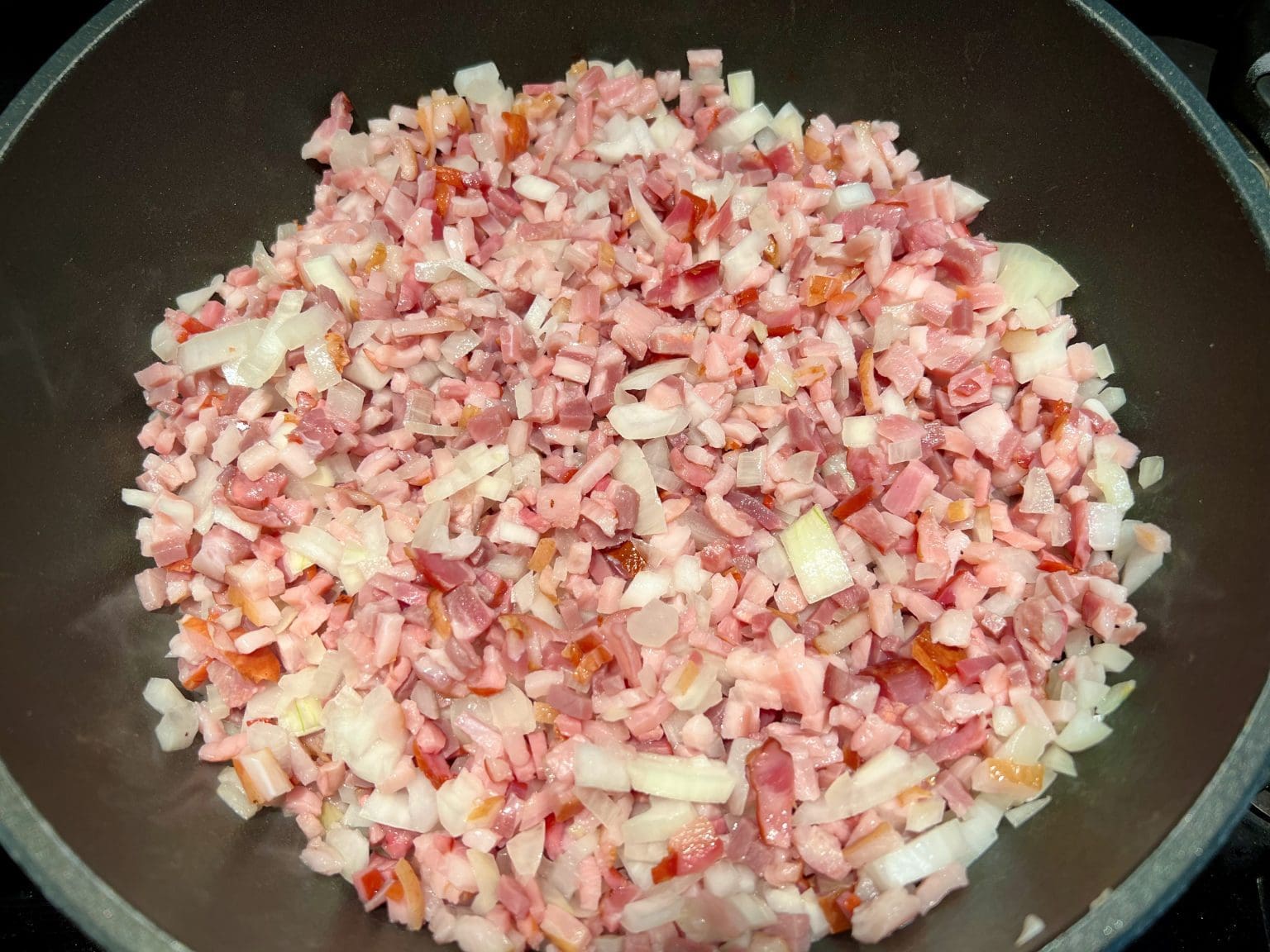 Gesmokter Weißkohl mit Speck und BBQ-Sauce - Big J&amp;#39;s BBQ