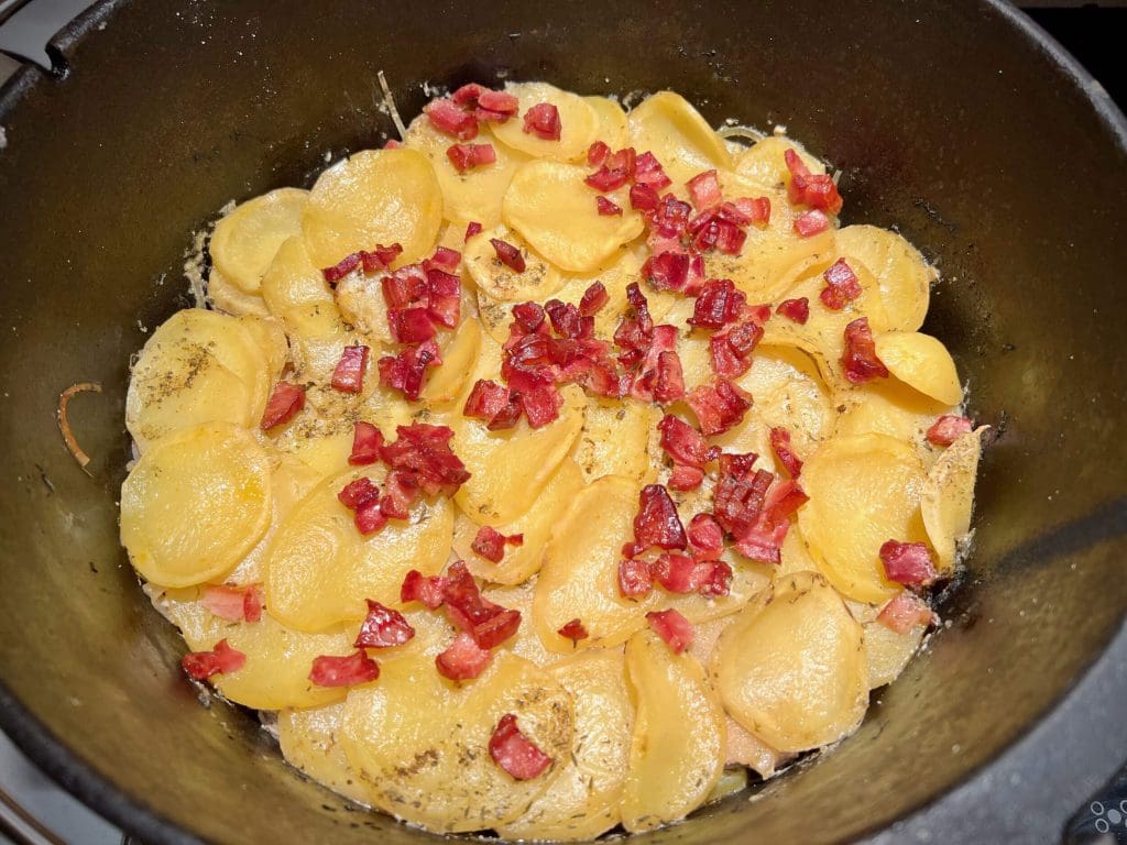 Filettopf mit Kartoffeln und Lauch aus dem Dutch Oven Big J's BBQ