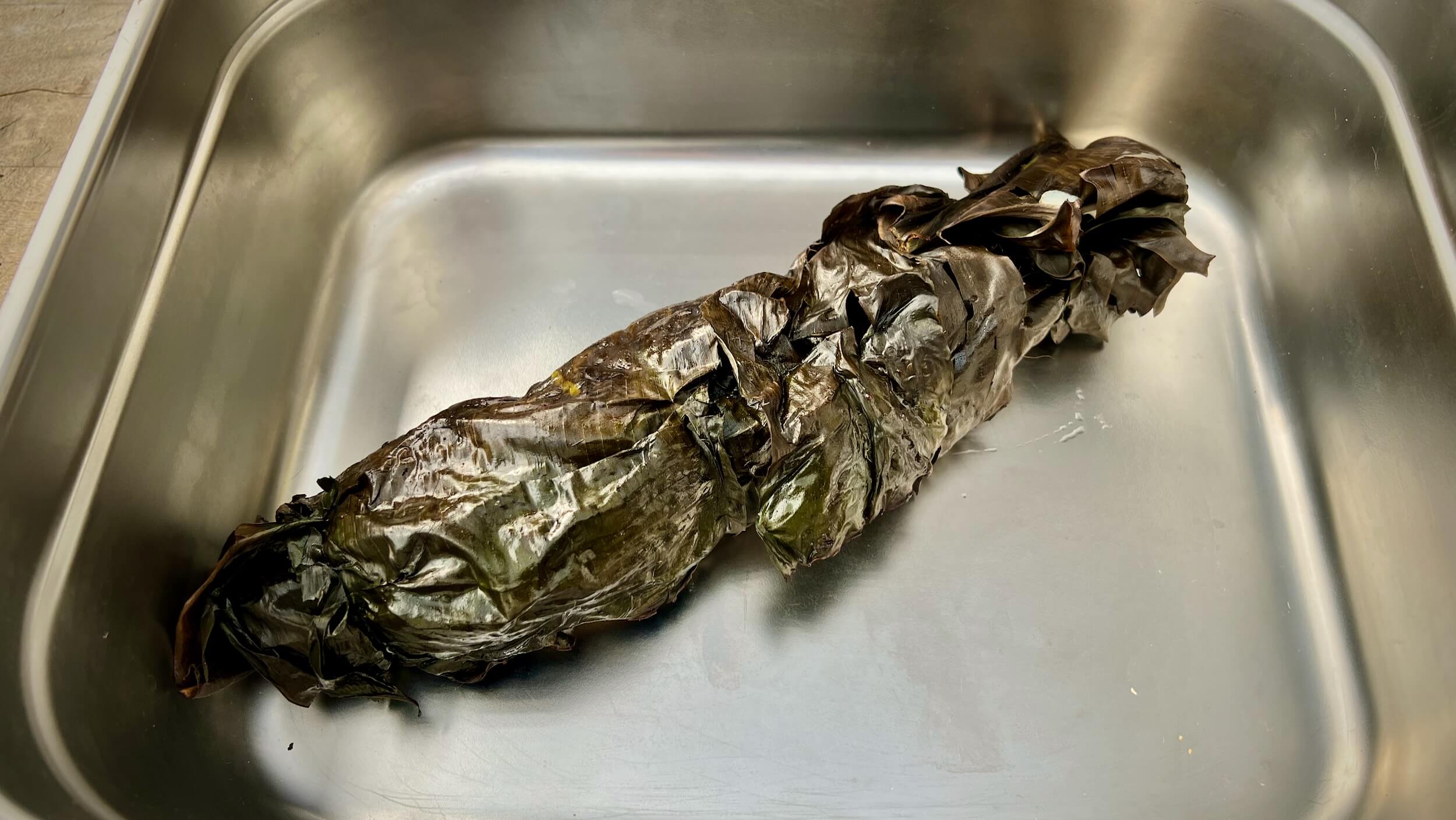 bachsaibling-im-bananenblatt-007