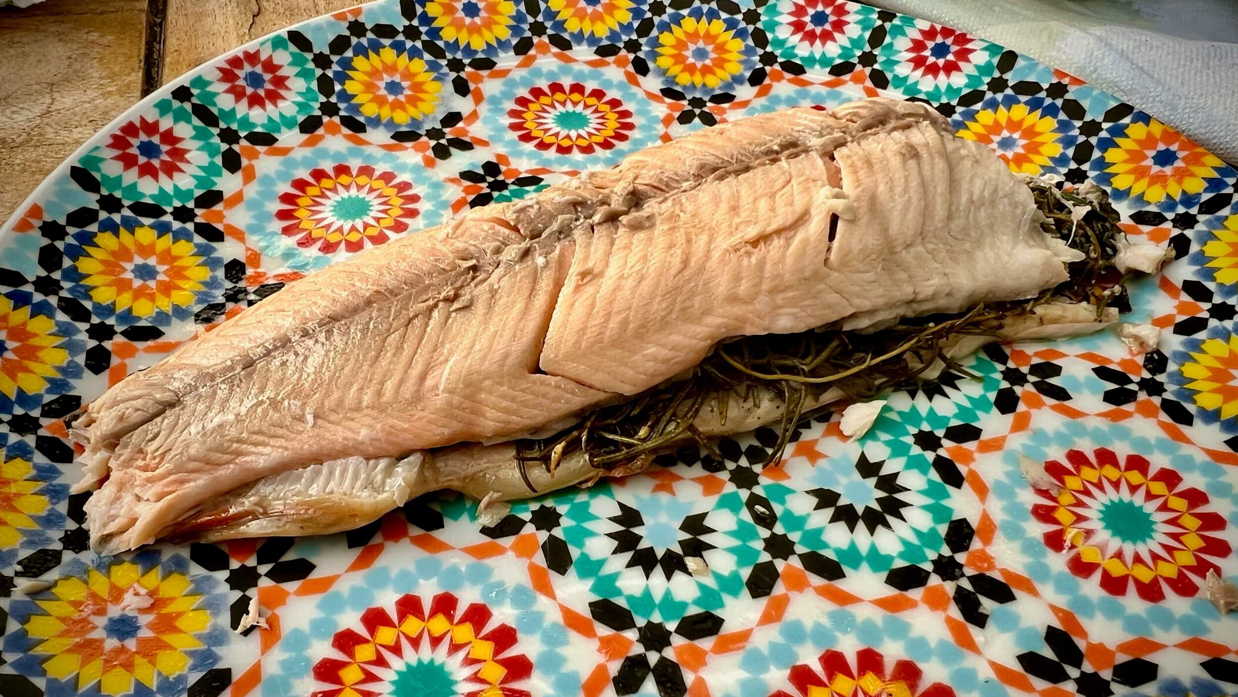 bachsaibling-im-bananenblatt-008